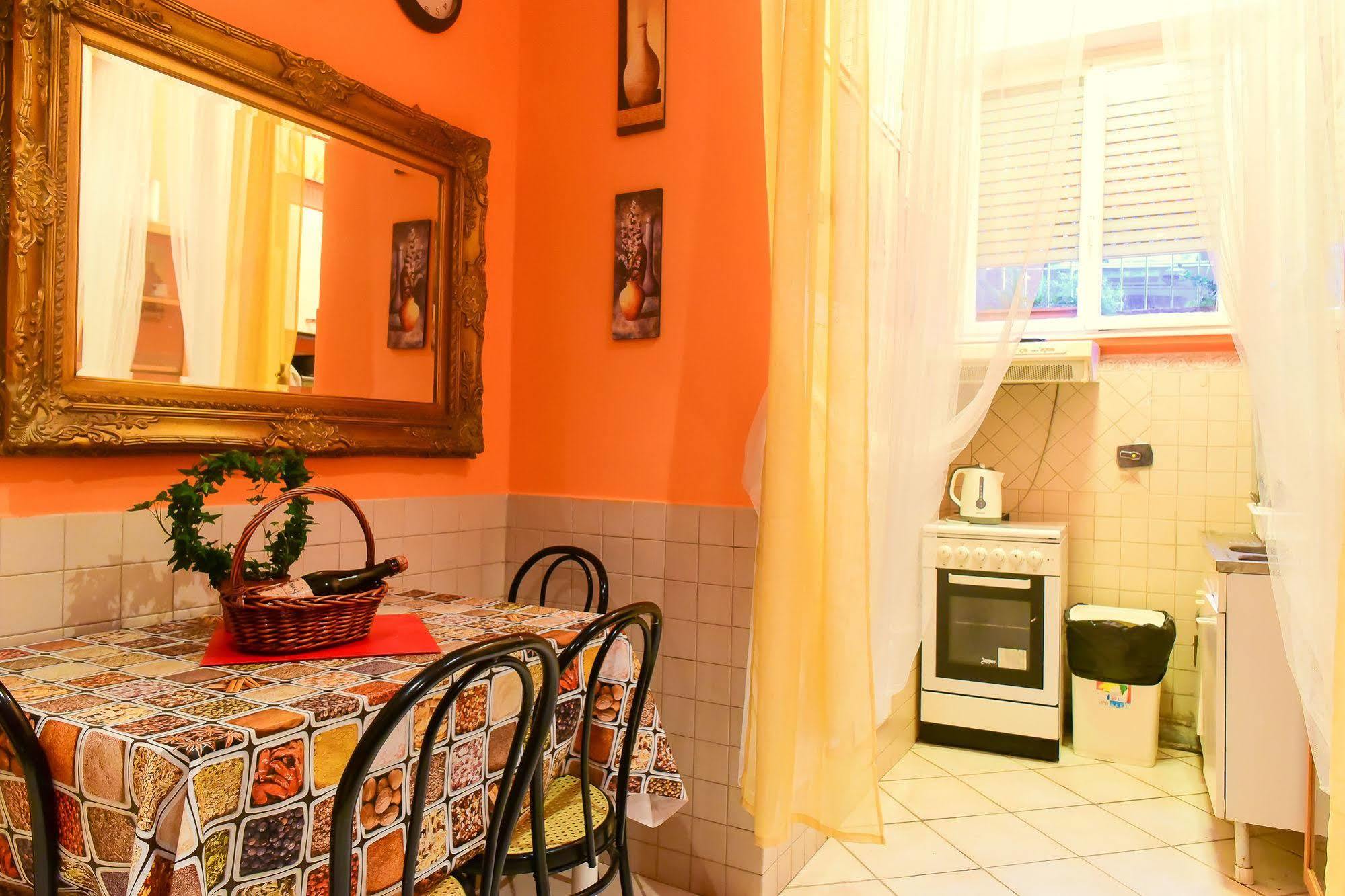Villa Simpatia Flat Massalongo Roma